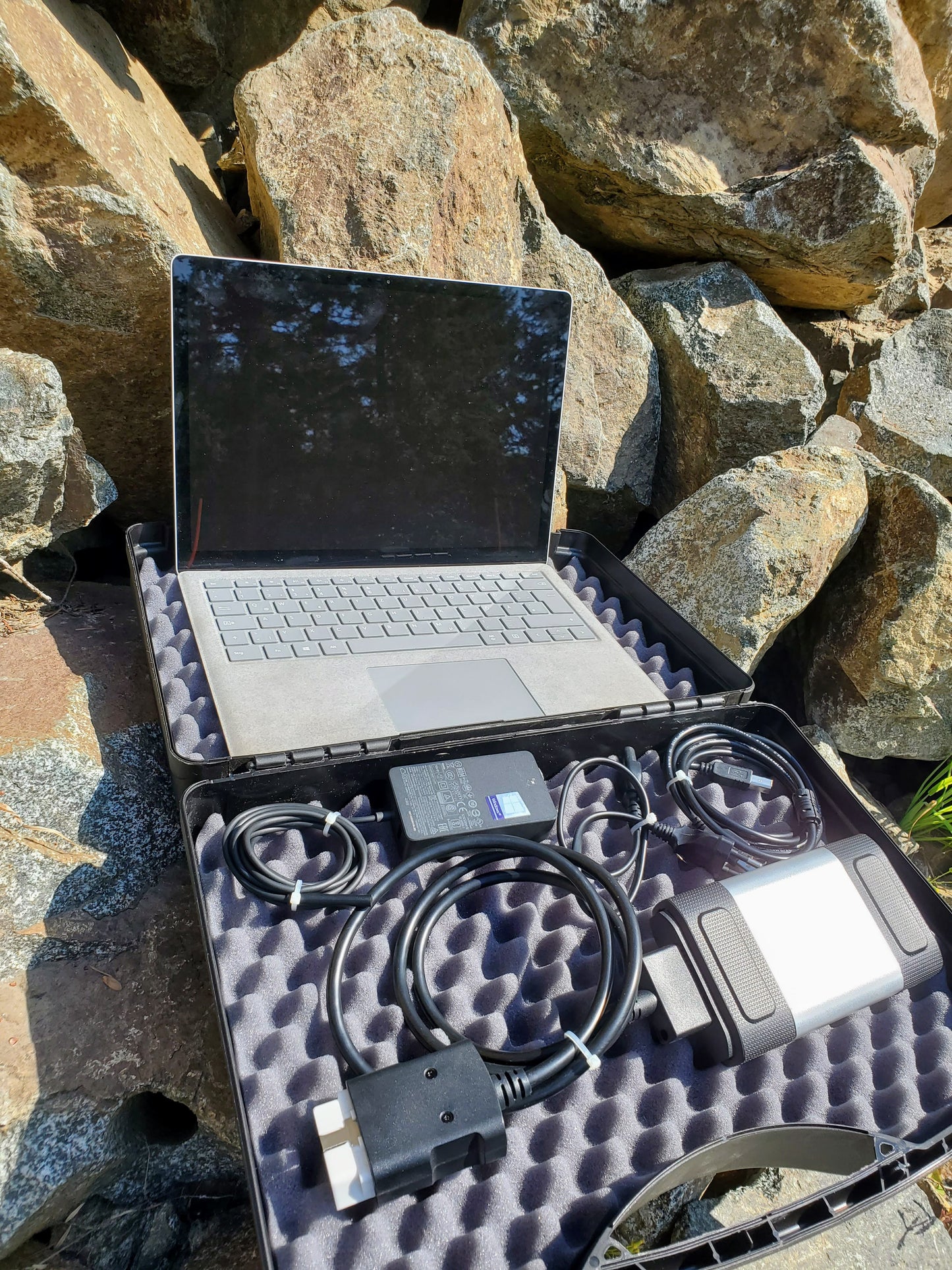 Vehicle diagnostic computer- Including commercial trucks (FUSO, ISUZU, IVECO, MERCEDES ETC.)