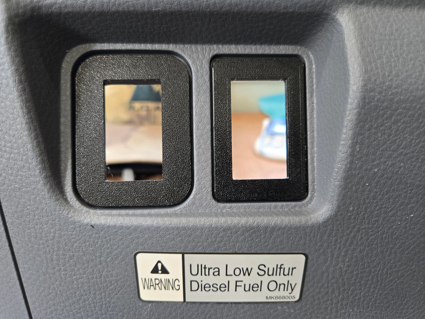 FUSO FG 140: OFF-ROAD ROCKER SWITCH ADAPTOR