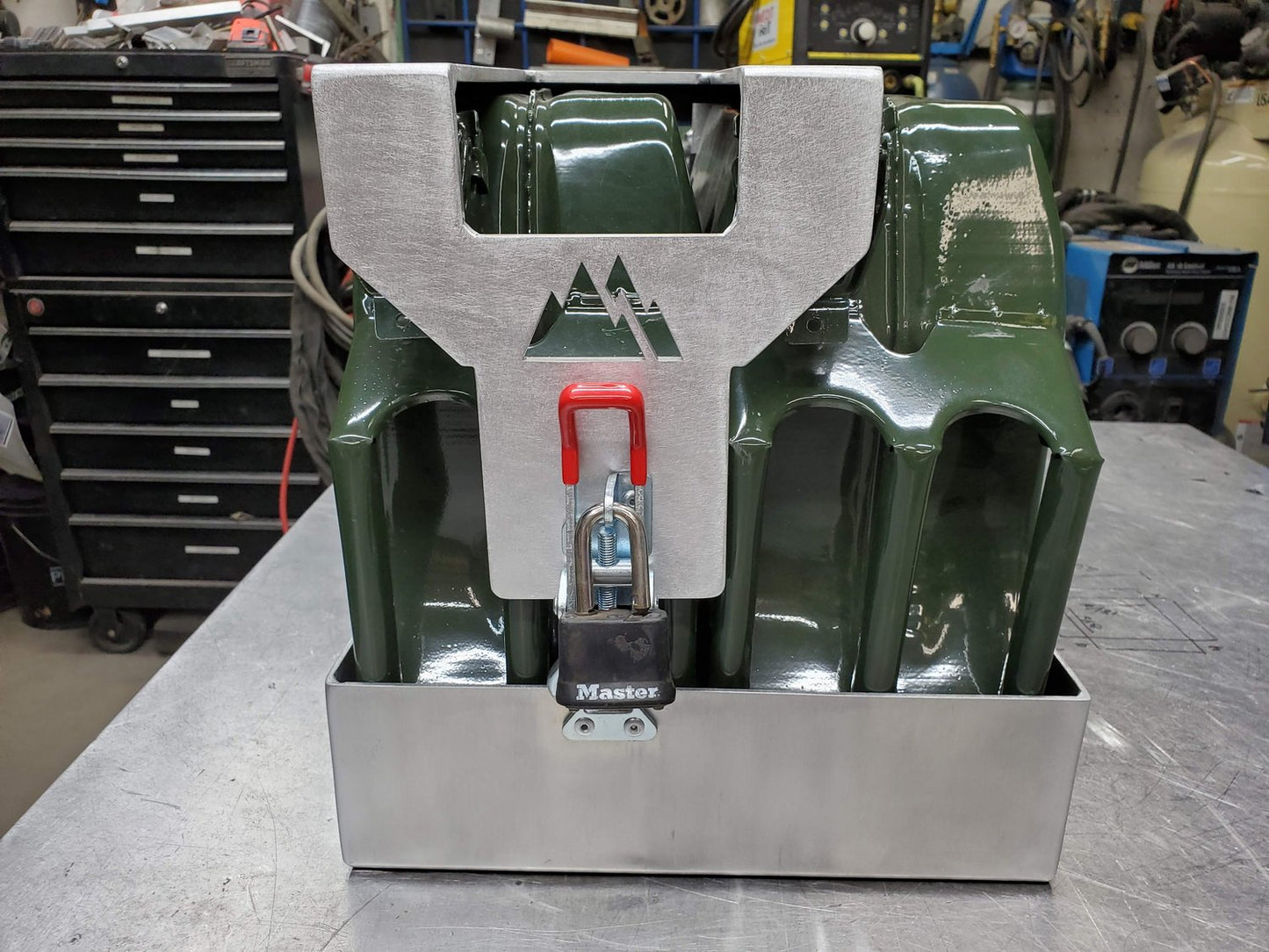 ROAD OVERLAND DOUBLE JERRY CAN CARRIER
